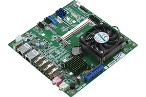 とのM​​ini-ITX組み込みマザーボードAMD Rシリーズ加速プロセッシングユニットオンボー